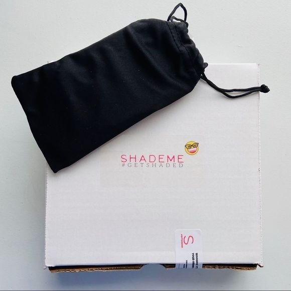 H18-1: small Black Clear Lens Circle Glasses - Picture 4 of 4